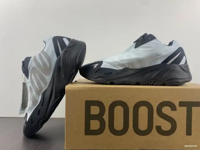 Blue MNVN GZ0711 Adidas Tint Yeezy Boost 700 0503